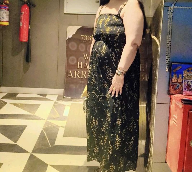 Beautiful sleeveless one piece in free size