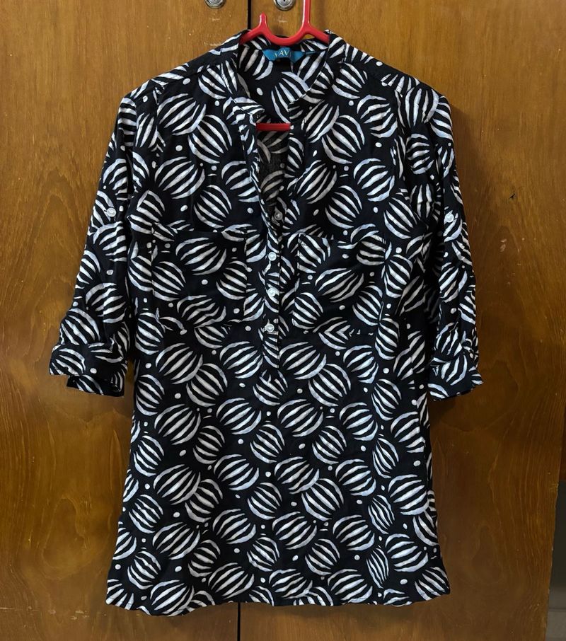 Stylish Black &amp; White Printed Kurta