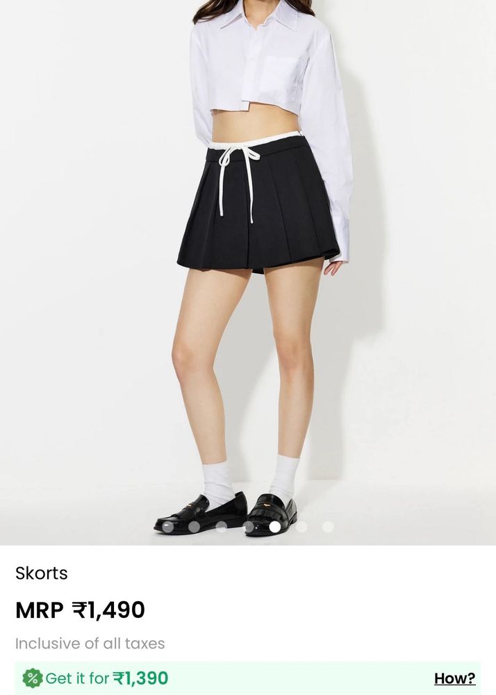 Savana Black Pleated Mini Skirt