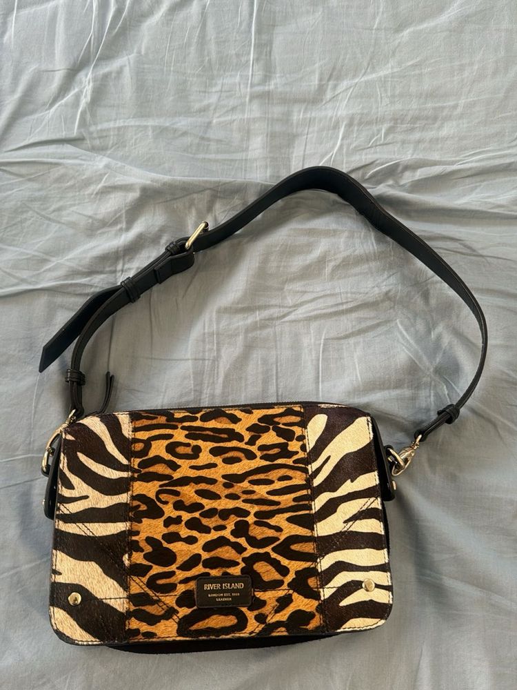 Chic Animal Print Crossbody Bag