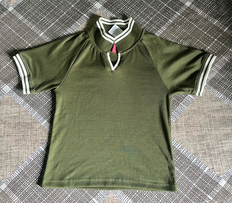 Green Casual V-Neck T-Shirt