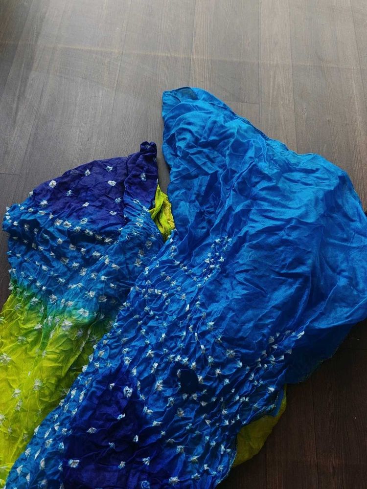 Vibrant Blue &amp; Green Bandhani Dupatta