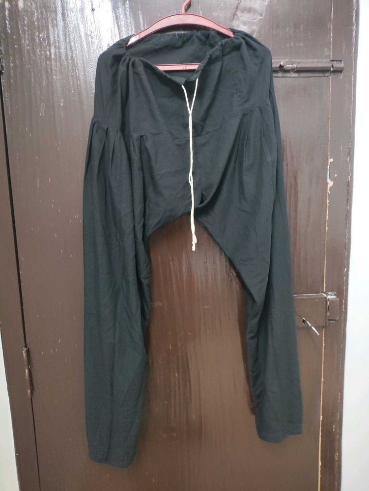 Black pant or salwar
