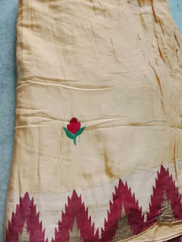 Cream Saree with Embroidered Flower