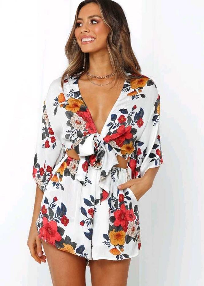 4029. Floral Tie-Front Crop Top &amp; Shorts Set