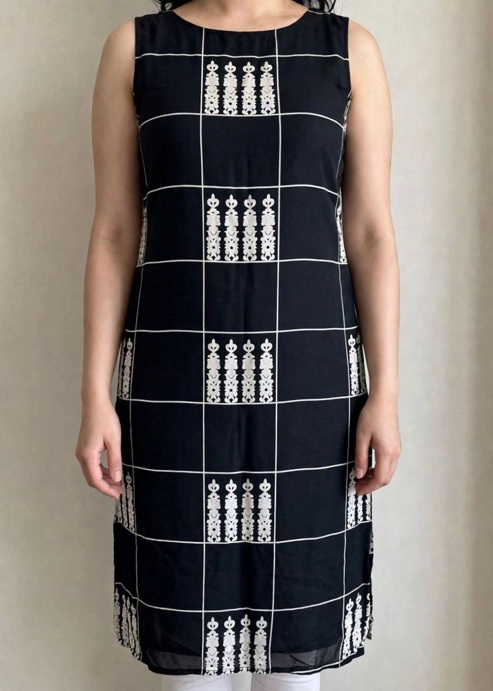 Chic Black &amp; White Kurta