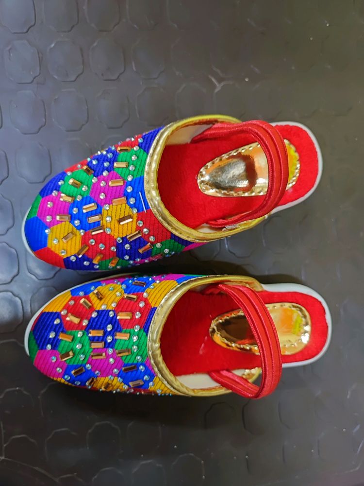 Fancy Sandal for cute baby girl.
