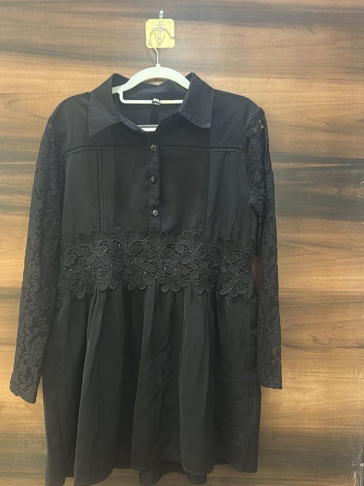 Elegant Black Lace Sleeve Dress