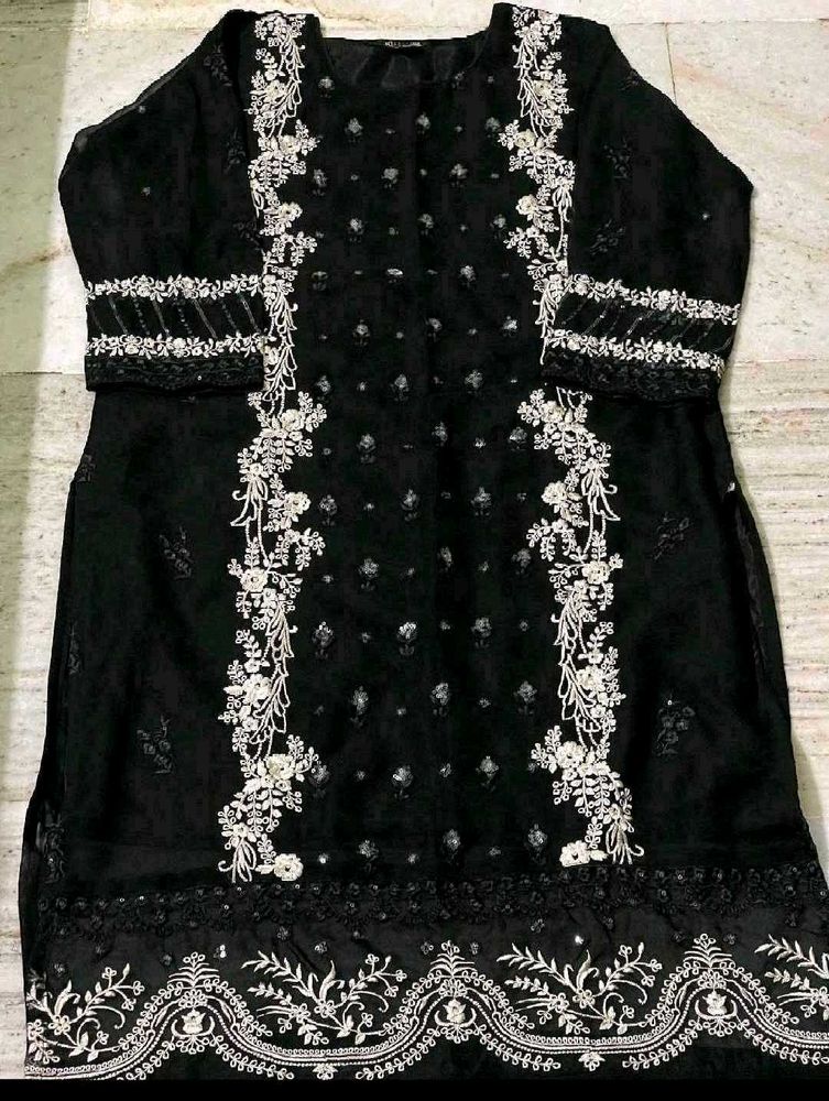 Black Embroidered Kurta set