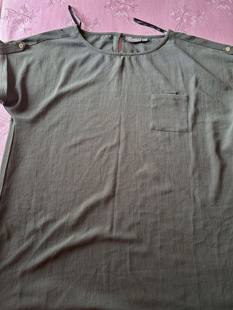 Green Button Sleeve Top with Pocket