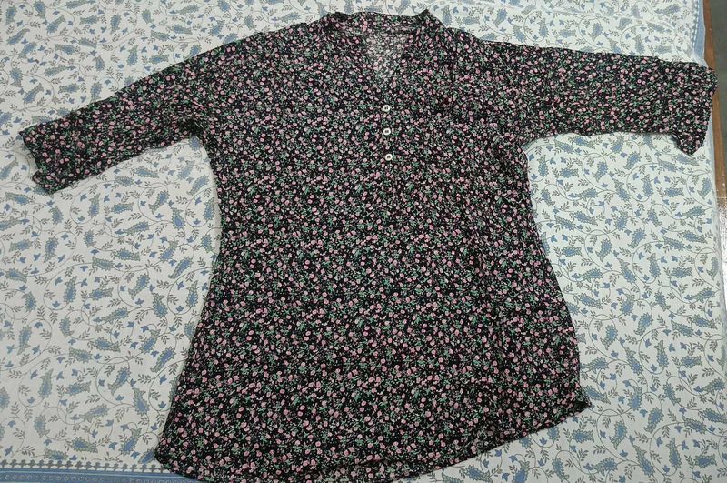 Chic Floral Print short kurta/top