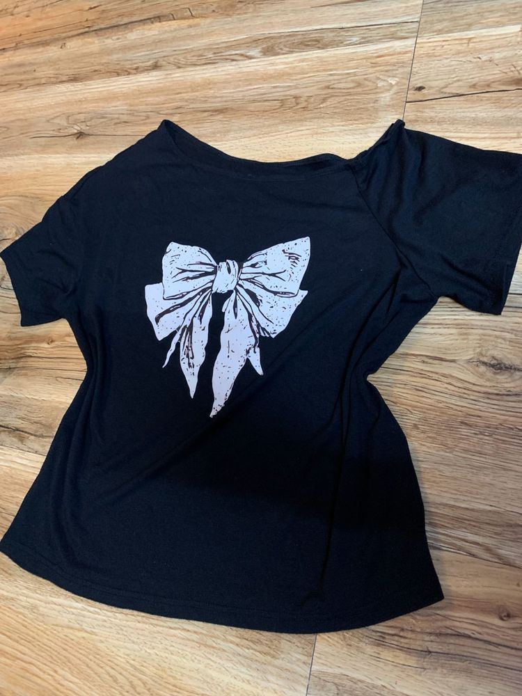 Black T-Shirt with Bow Graphic off shoulder top
