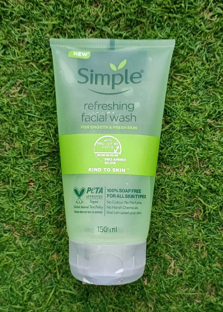 Simple Refreshing Facial Wash