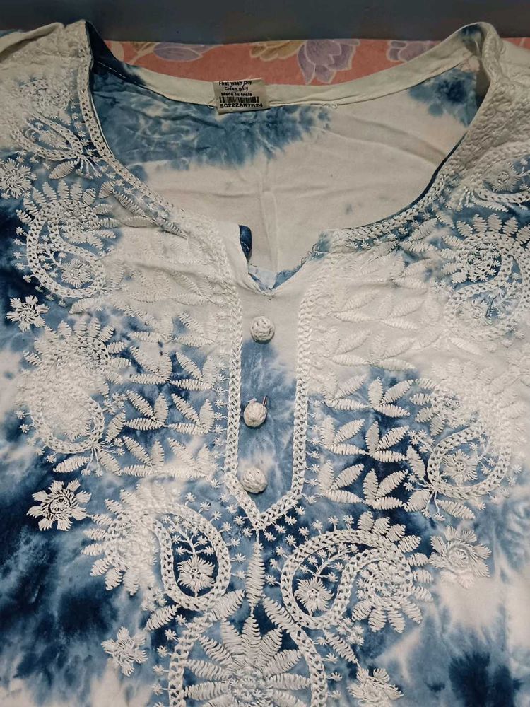 Embroidered Tie-Dye Kurta