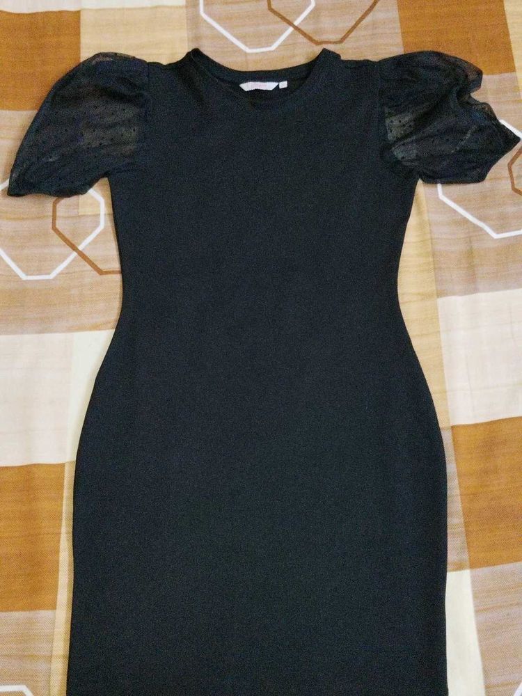 Chic Black Puff Sleeve Dress