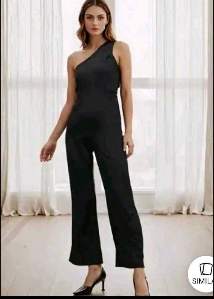 Chic Black One-Shoulder Jumpsuit