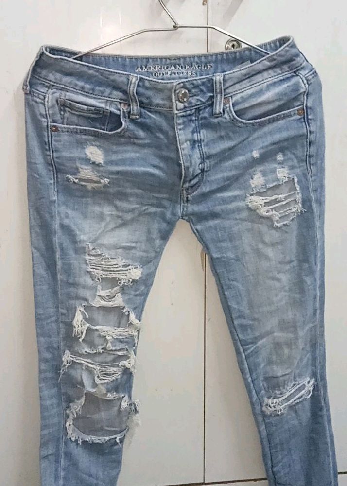 Amarican Eagle- Destressed Ribbed Blue Jeans