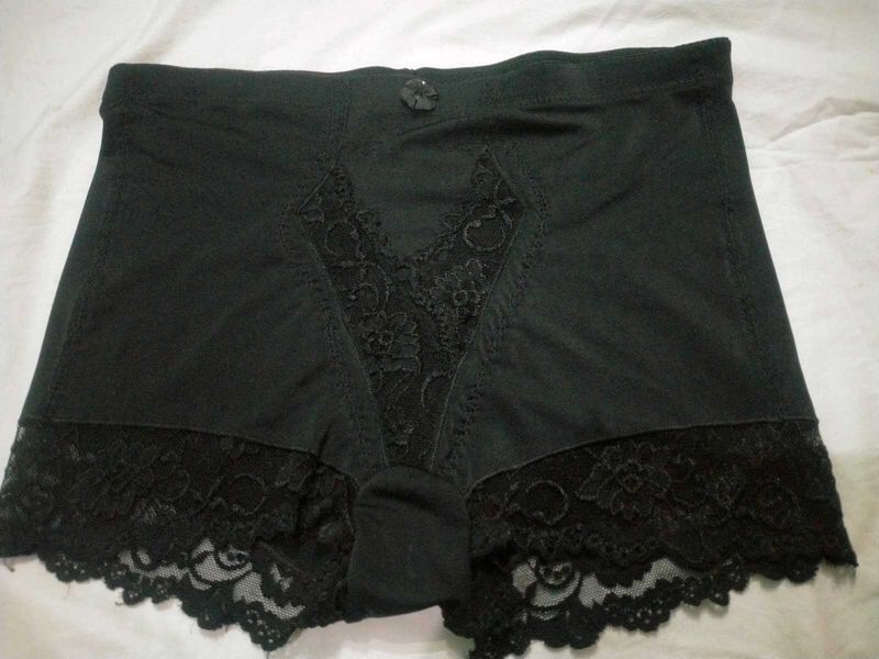 🖤Black Lace Trim Shapewear Shorts