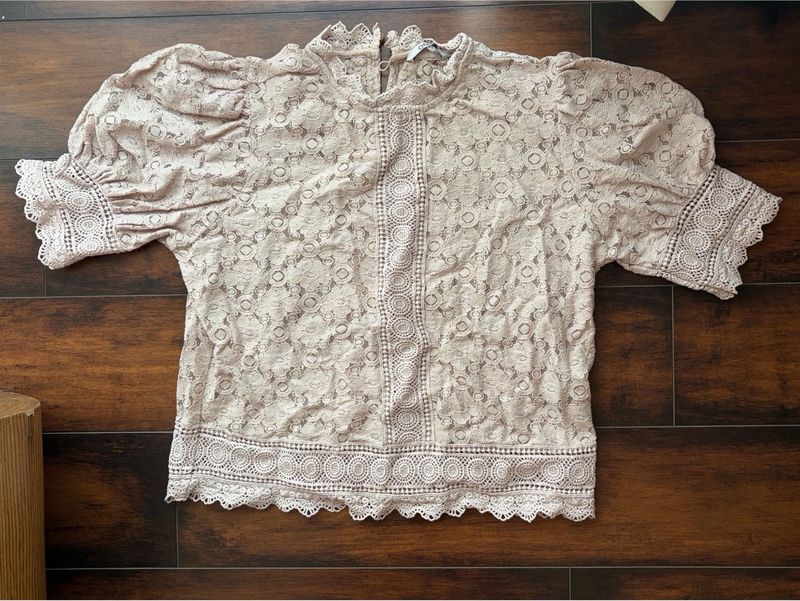 Elegant Lace Puff Sleeve Top