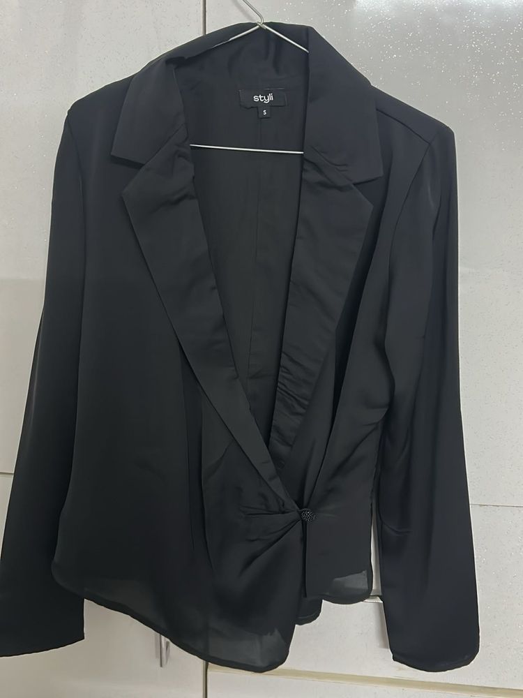 Elegant Black Blazer Shirt