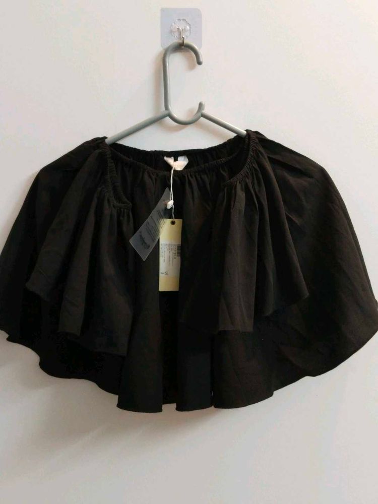 New chic Black Ruffle Top