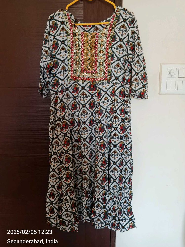 Beautiful Kurti With Dupatta