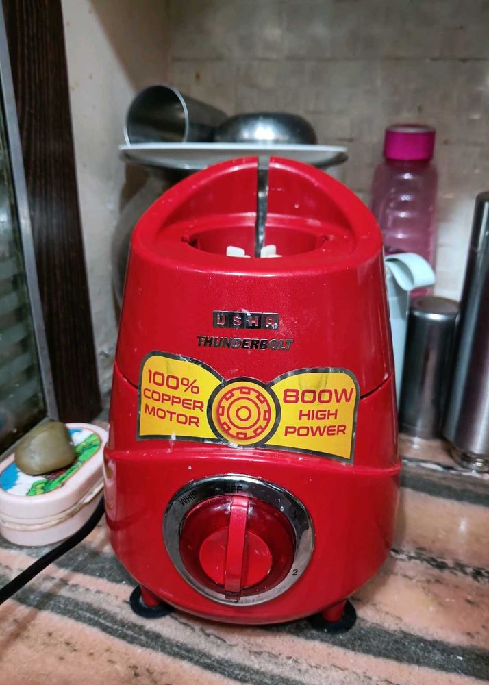 USHA Thunderbolt Mixer With 3mixers