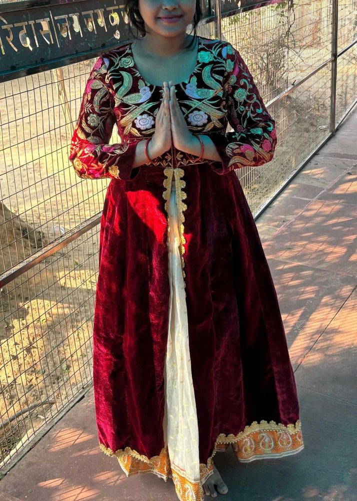 Velvet Ethnic Gown nd skirt 🤍❤️