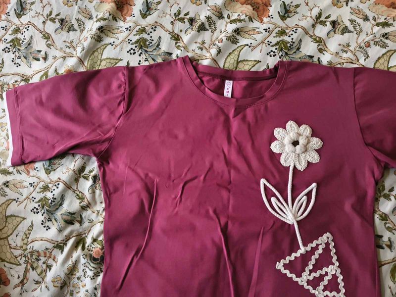 Cute Flower Applique T-Shirt