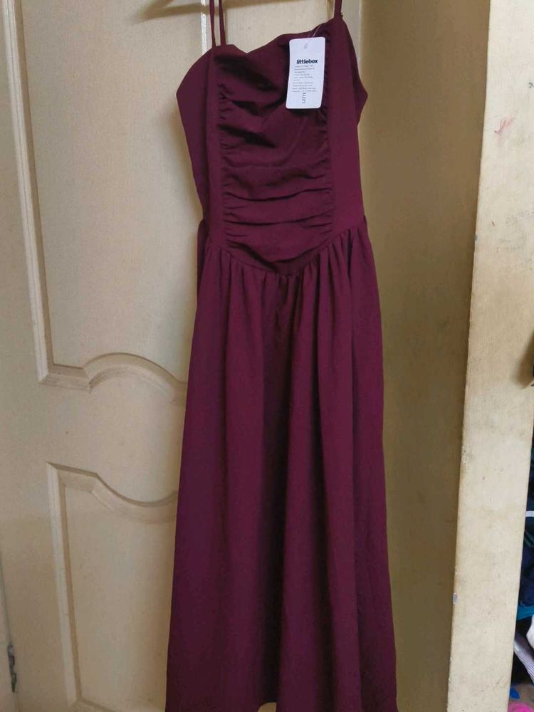 Elegant Burgundy Maxi Dress