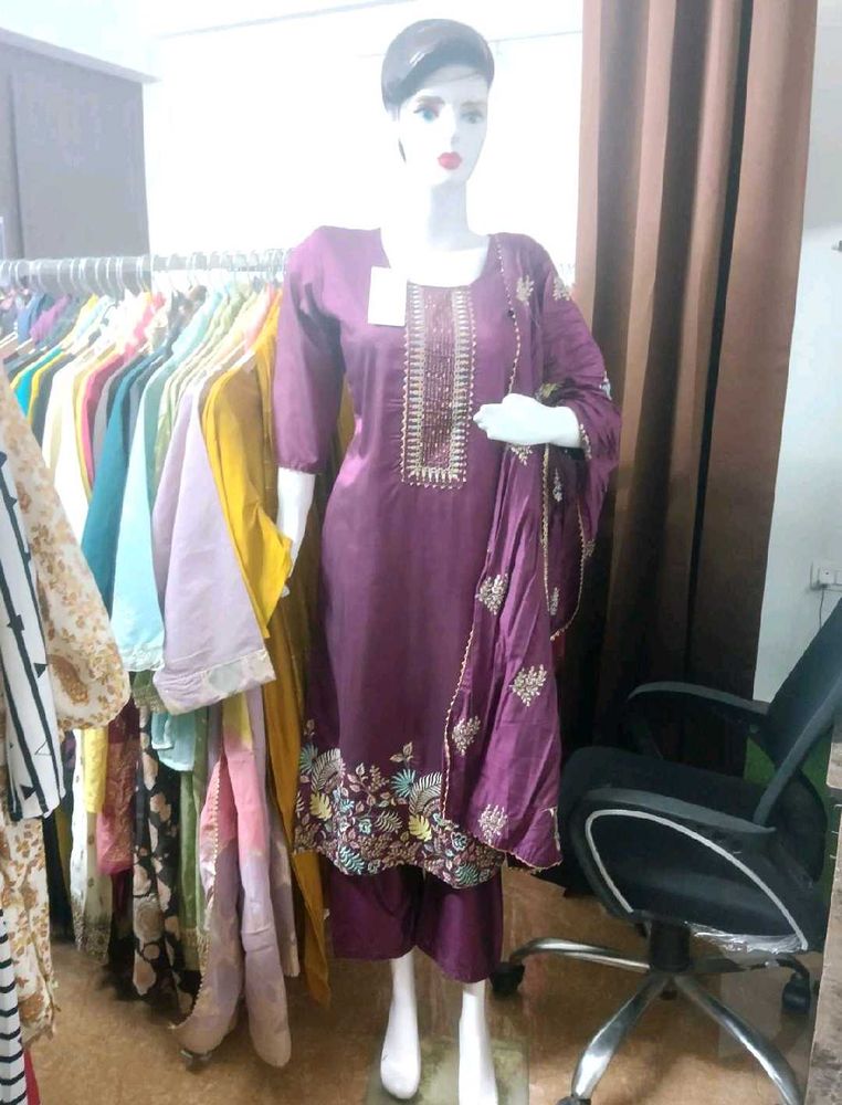 Elegant Purple Embroidered Kurta Set