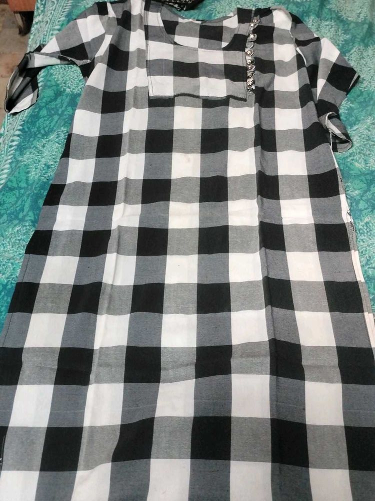 Black And White Checks Kurti