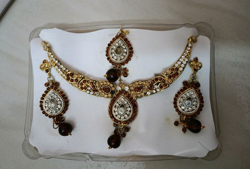 Diamond Necklace Set With Earrings And Mang Tikka