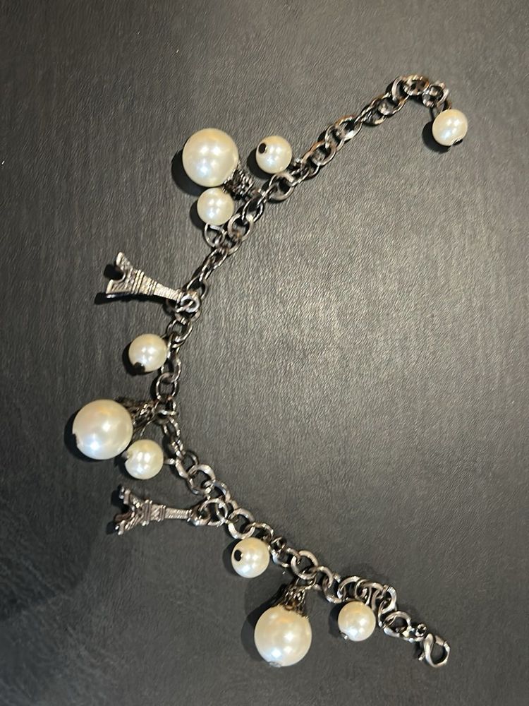 Charming Eiffel Tower &amp; Pearl Bracelet
