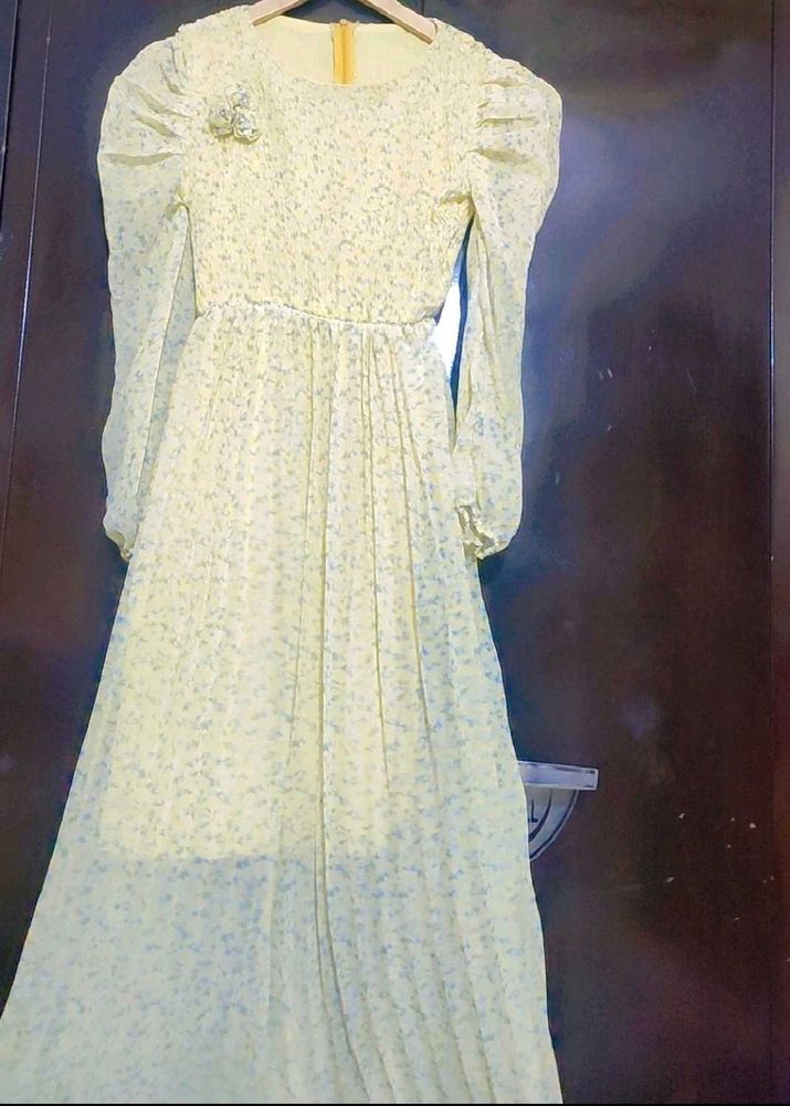 Light Yellow Dress For Girl Or Woman 30 Bust