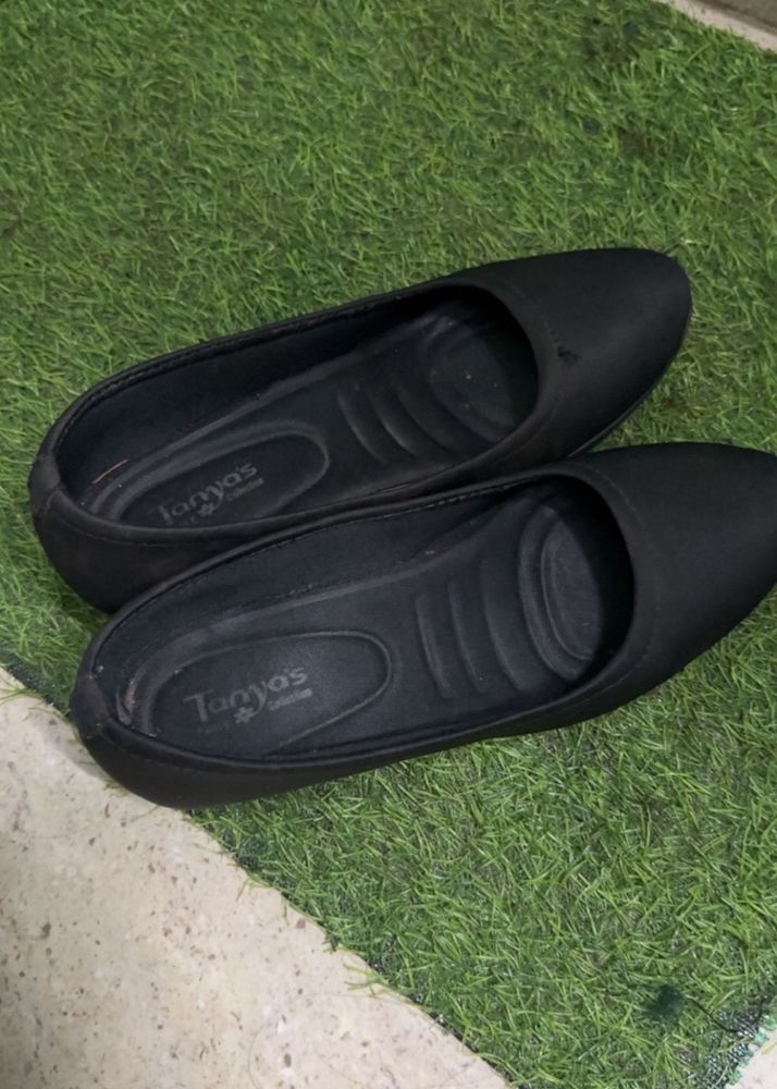 Stylish Black Ballerina Flats
