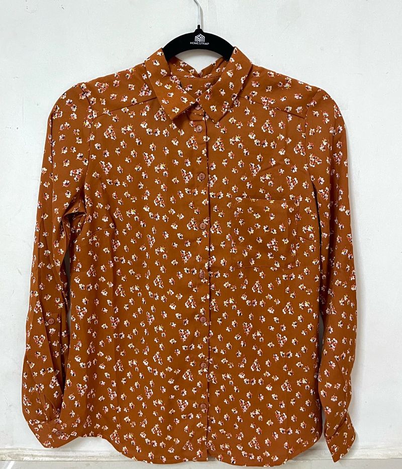 Chic Floral Print Button-Up Shirt
