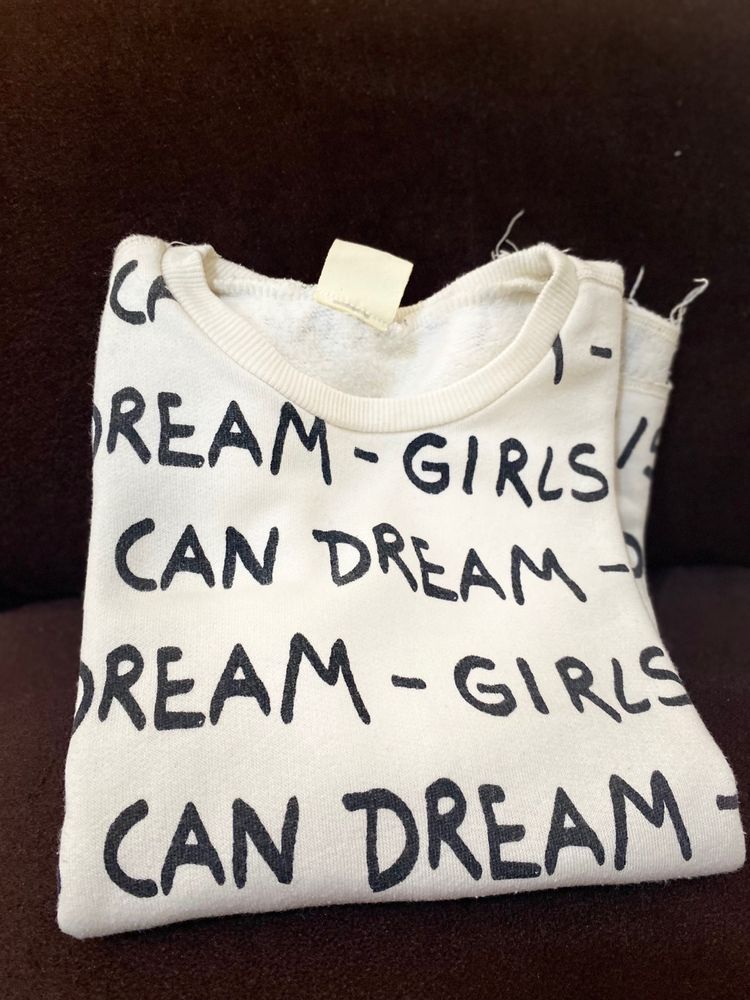 Vintage "Dream Girls" Graphic Sweatshirt
