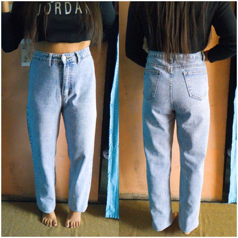 ✨High Waisted Light Wash Jeans✨