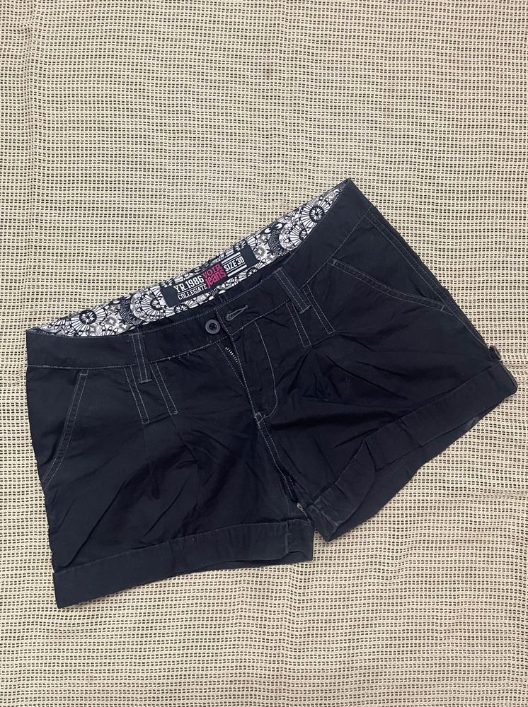 Women's Black Cuffed Shorts