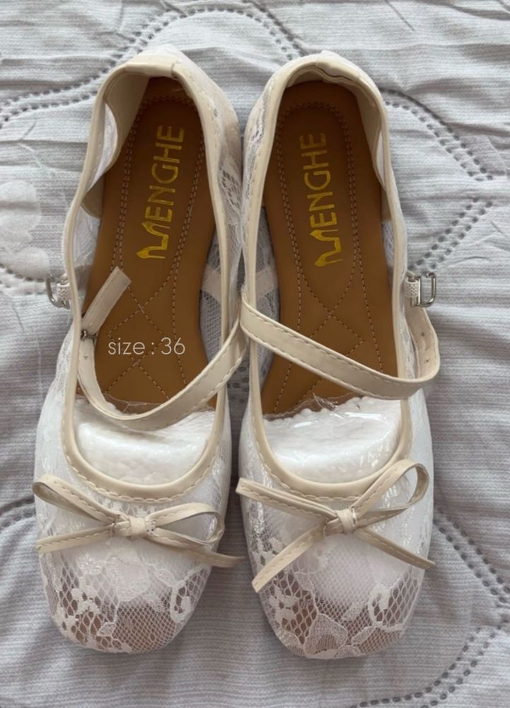 Elegant White Lace Ballet Flats
