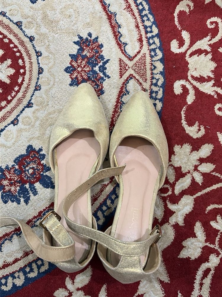 Elegant Gold heels