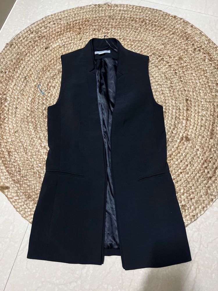 H&amp;M Sleek Black Sleeveless Blazer Vest
