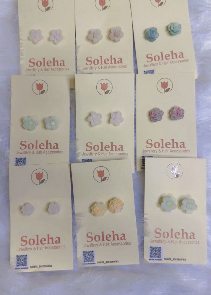 Soleha Flower Stud Earrings