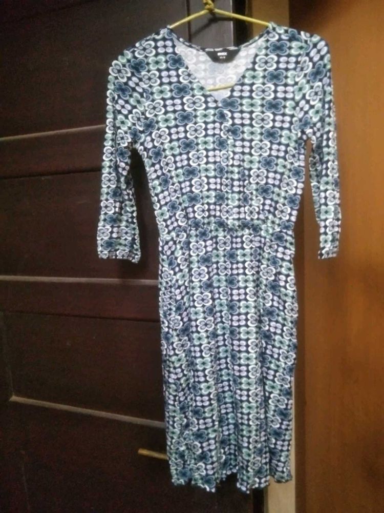Chic Printed V-Neck Dress