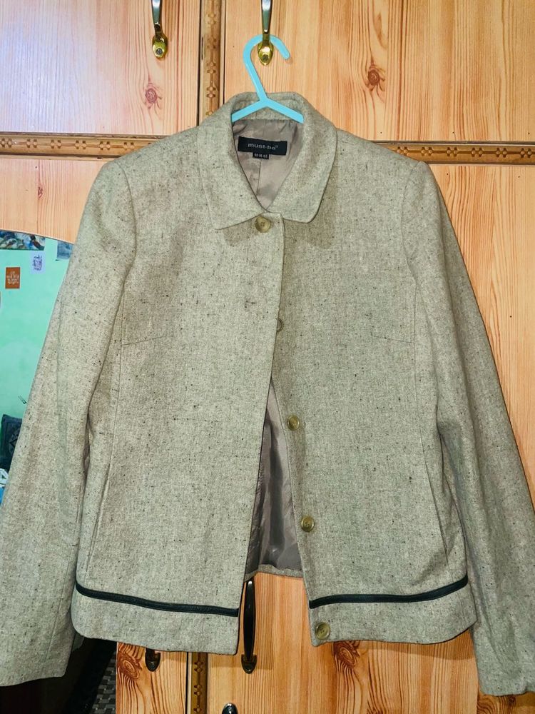Classic Women's Tweed Jacket