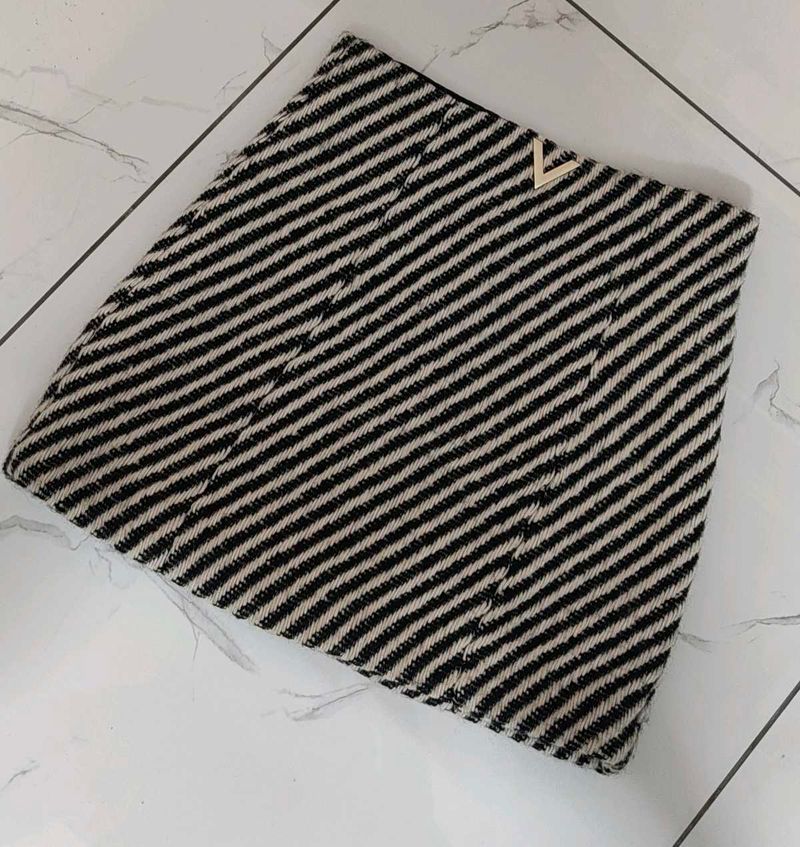 Chic Striped Mini Skirt