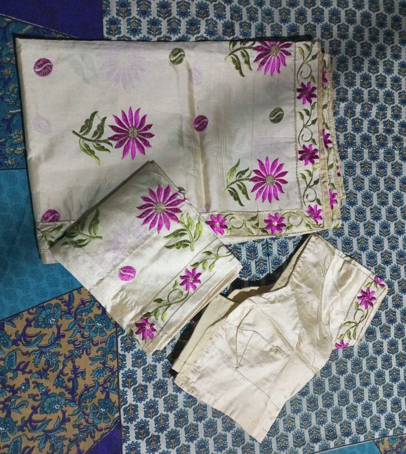 Embroidered Silk Saree With Blouse used