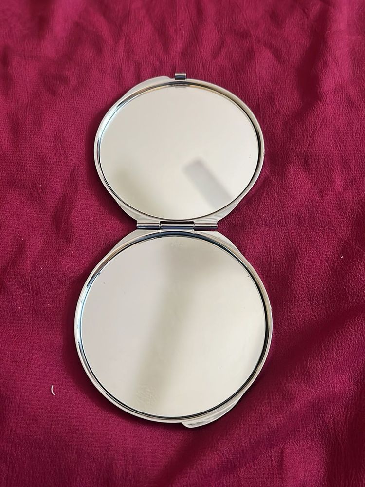 Compact  Mirror