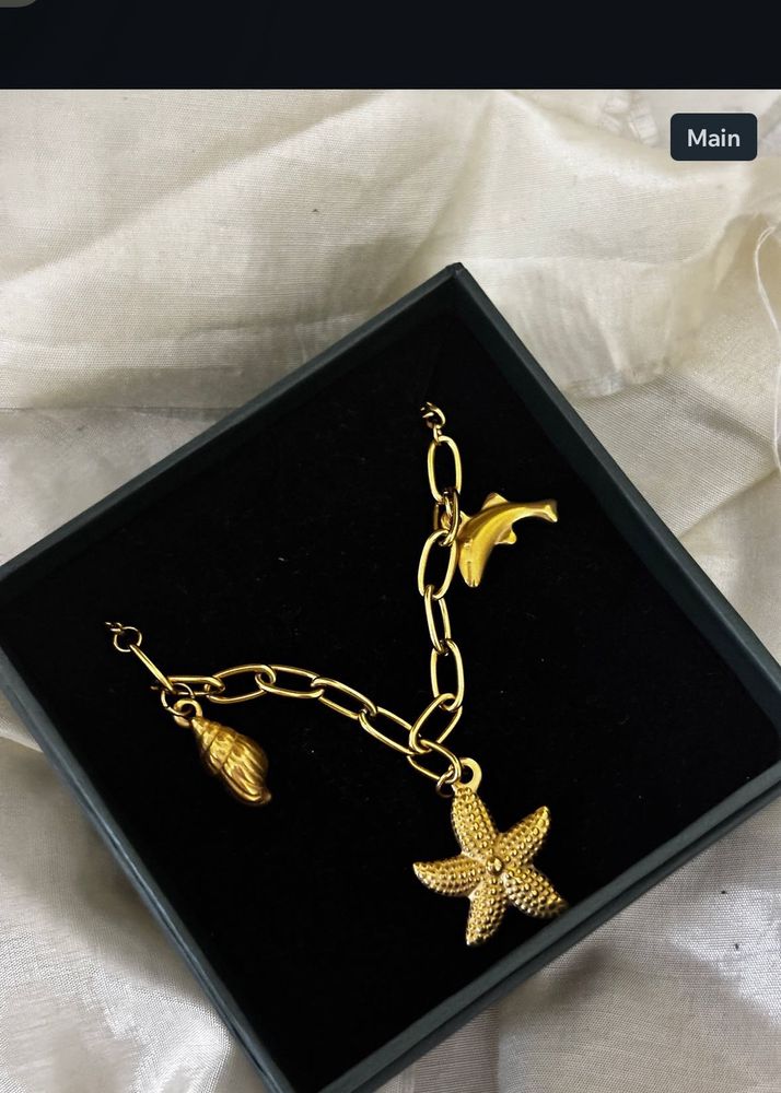 Gold Charm Bracelet - Starfish &amp; Dolphin